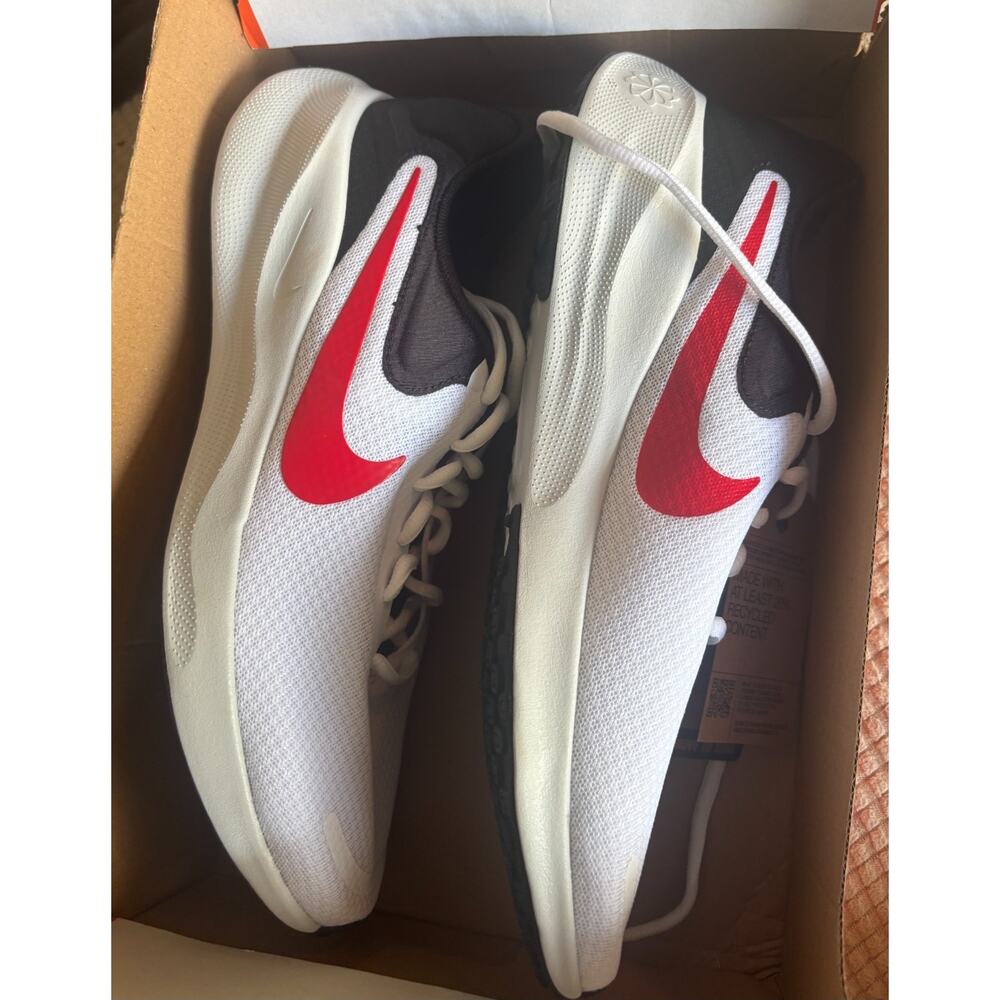 Nike Revolution 7 Men's 11.5 White Fire Red Black FB2207-102 New In Box